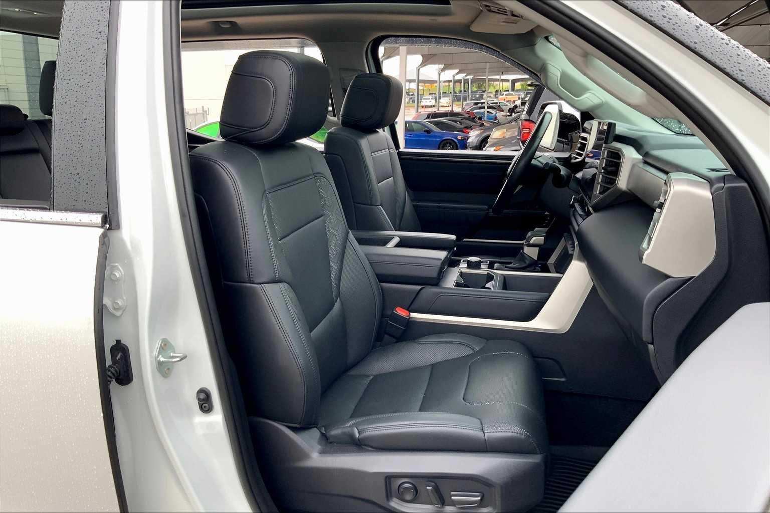 2023 Toyota Tundra Limited photo 8