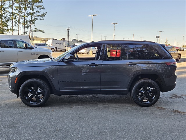 2025 Jeep Grand Cherokee Limited photo 4