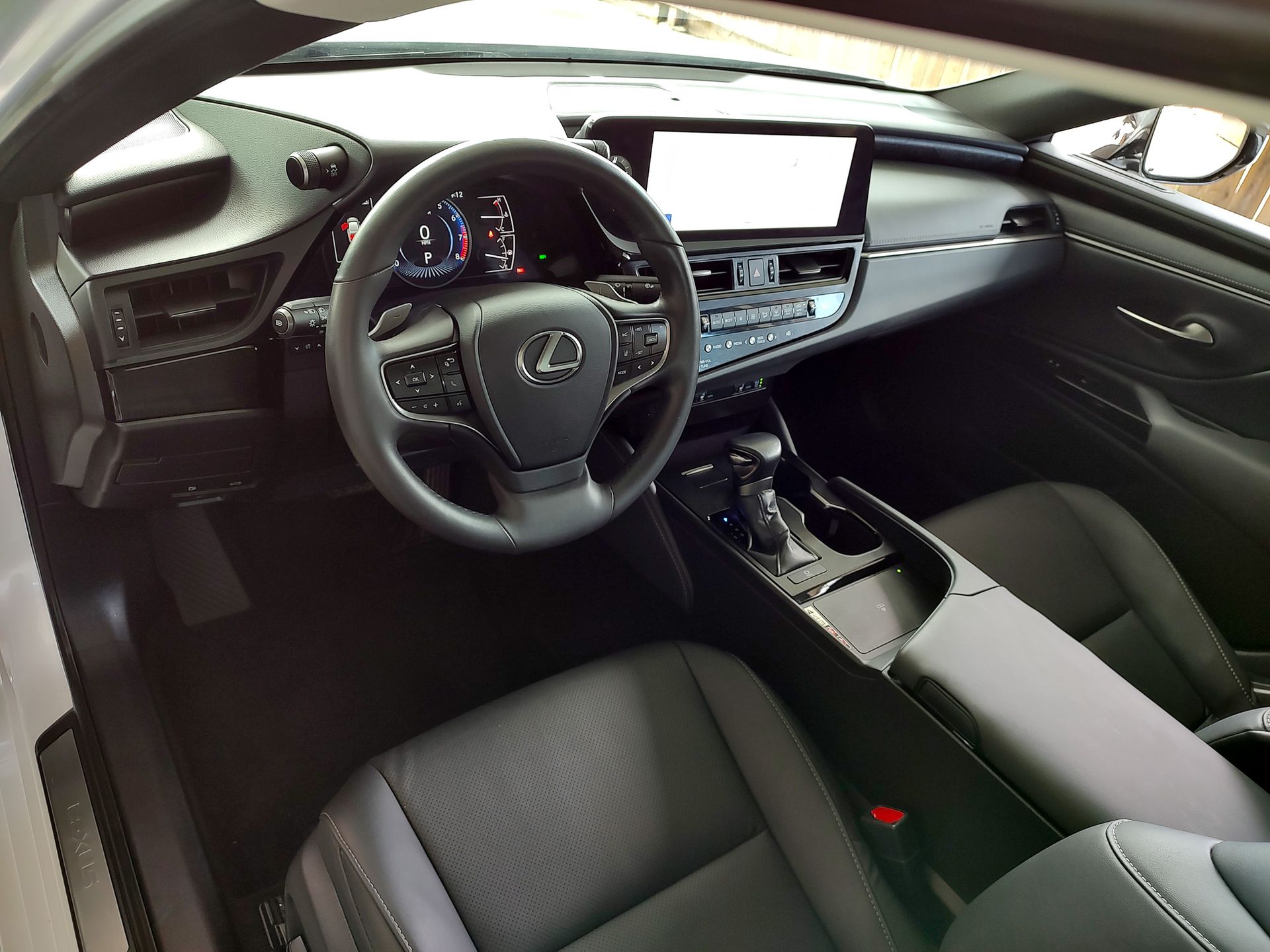 2023 Lexus ES 250 AWD photo 4
