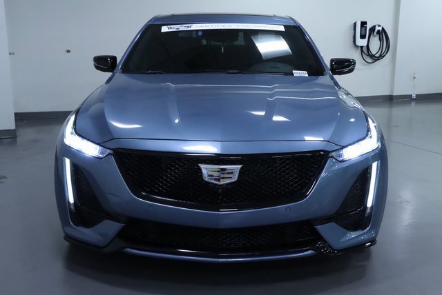 2023 Cadillac CT5 V photo 3