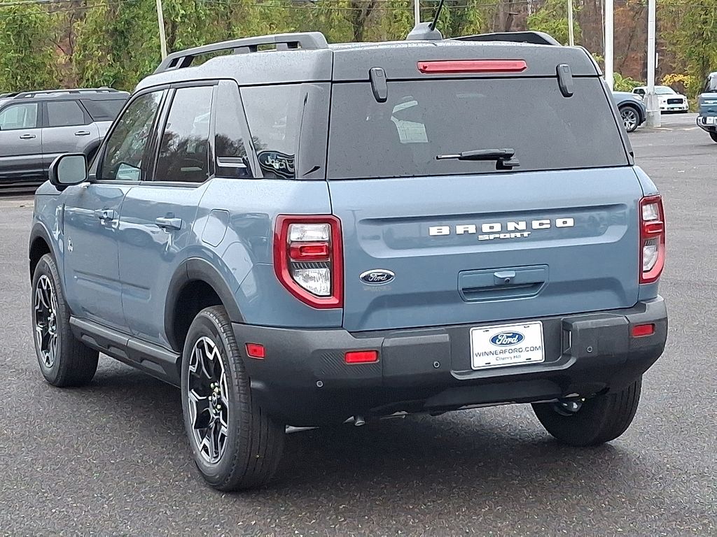 2025 Ford Bronco Sport Outer Banks photo 2