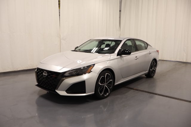 2024 Nissan Altima 2.5 SR photo 4