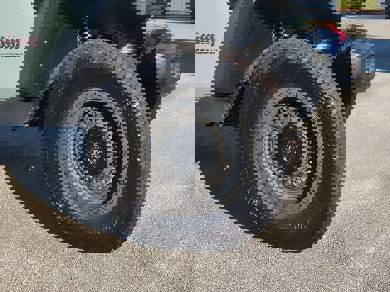 2024 Jeep Wrangler Rubicon photo 4