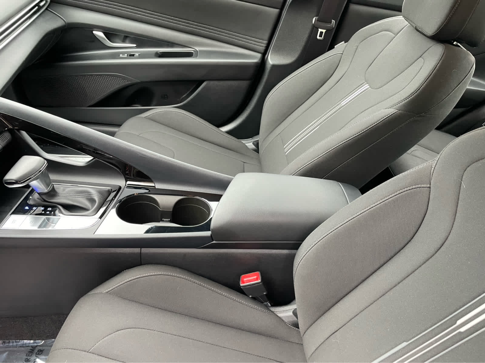 2022 Hyundai Elantra SEL Convenience photo 24