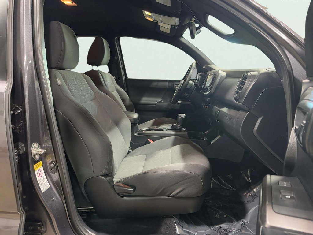 2017 Toyota Tacoma TRD Off-Road photo 10