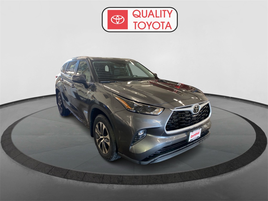 Used 2023 Toyota Highlander XLE with VIN 5TDKDRBH8PS523956 for sale in Fergus Falls, Minnesota
