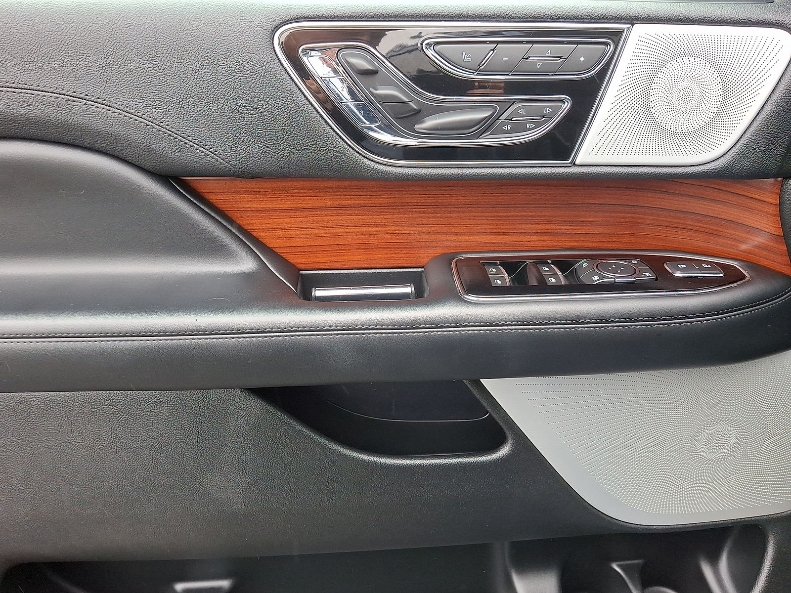 Image 4 of Pre-Owned 2020 Lincoln Navigator Reserve L With Navigation