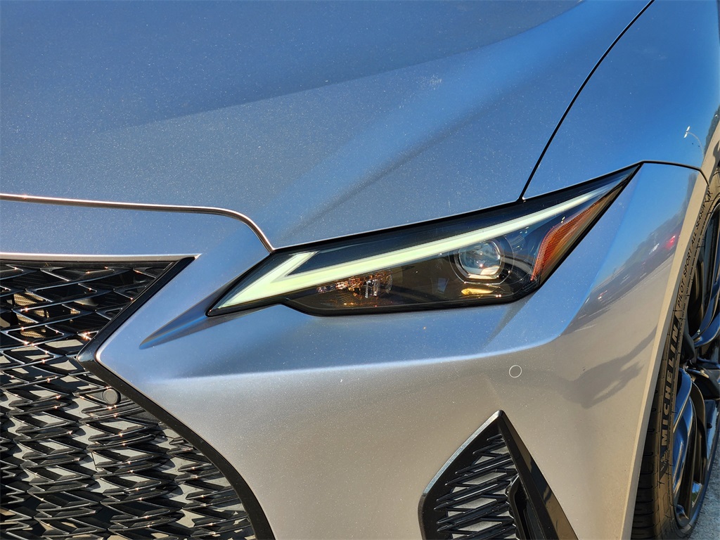 2021 Lexus IS 350 F SPORT photo 9