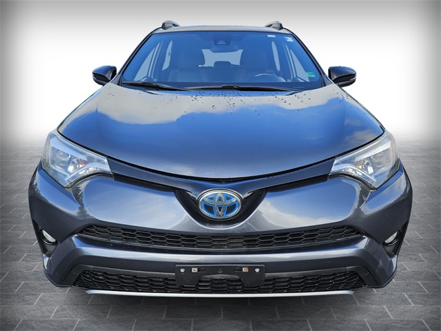Used 2018 Toyota RAV4 SE with VIN JTMJJREV4JD174982 for sale in Bassett, VA