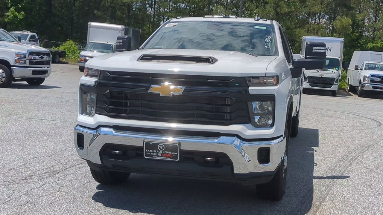 2025 Chevrolet Silverado 2500HD photo 3