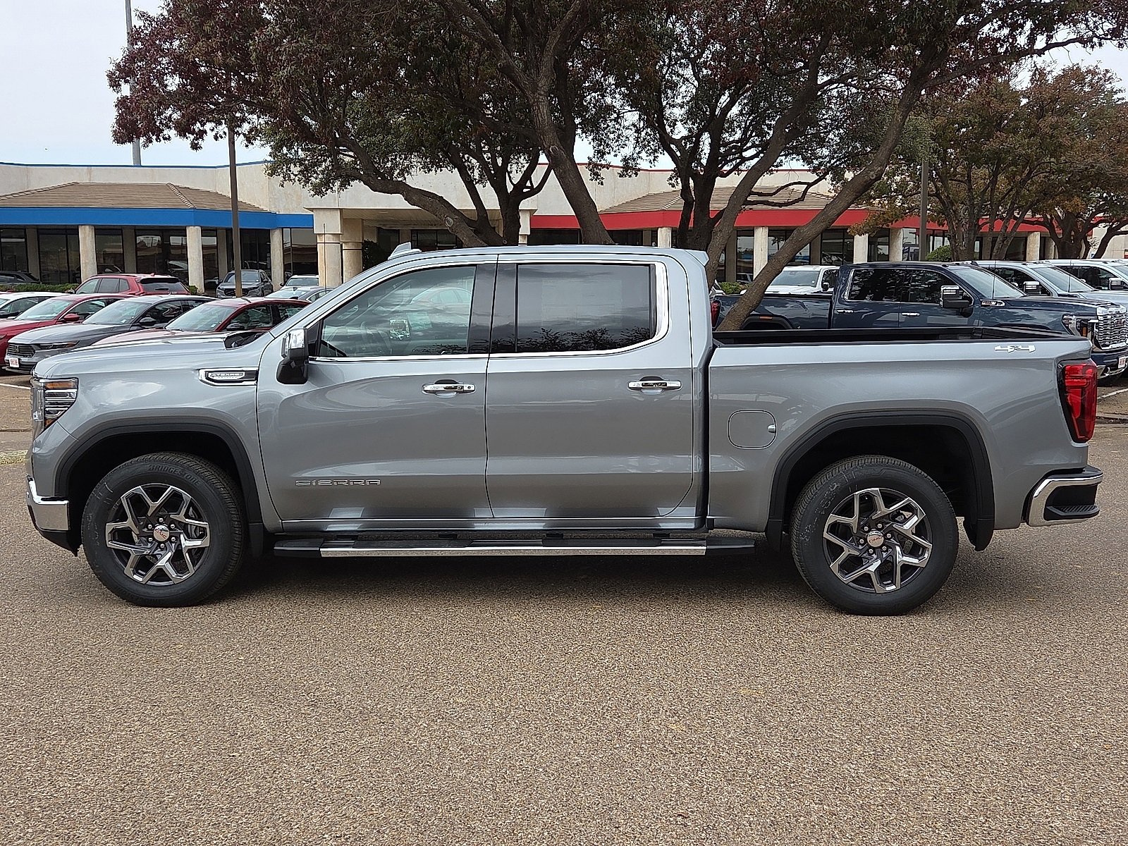 2026 Gmc Sierra 1500 SLT photo 2