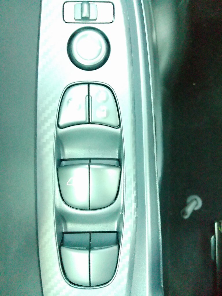 2025 Nissan Sentra SV photo 33