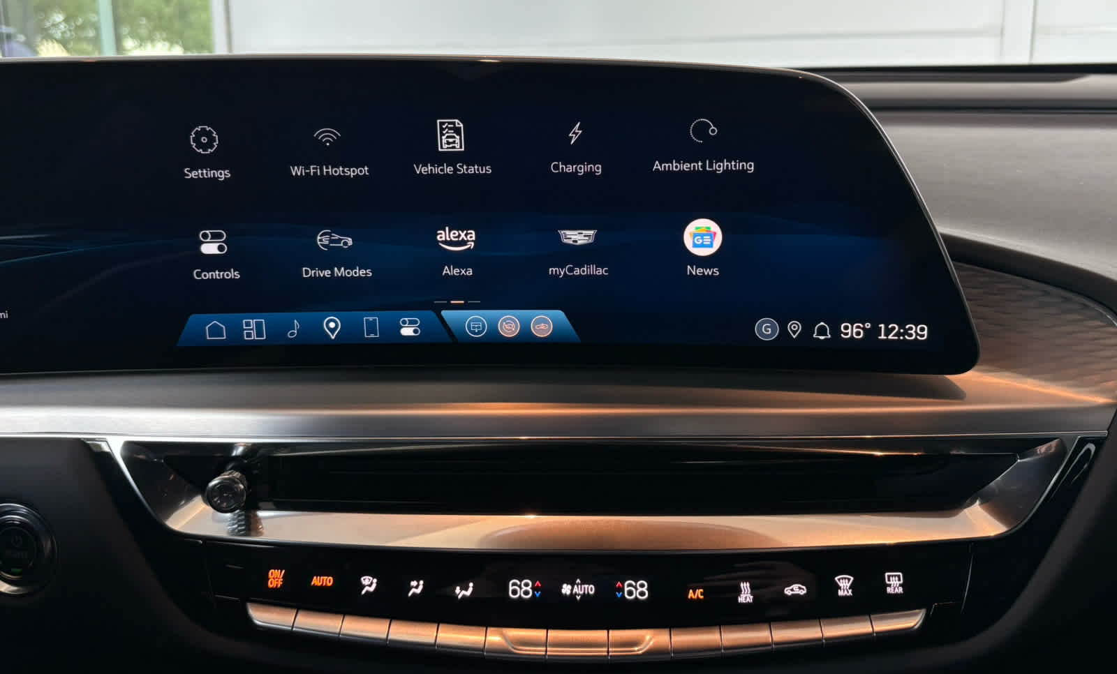 2024 Cadillac Lyriq Luxury photo 10