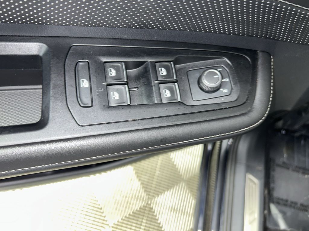 2024 Volkswagen Atlas SE Technology photo 8