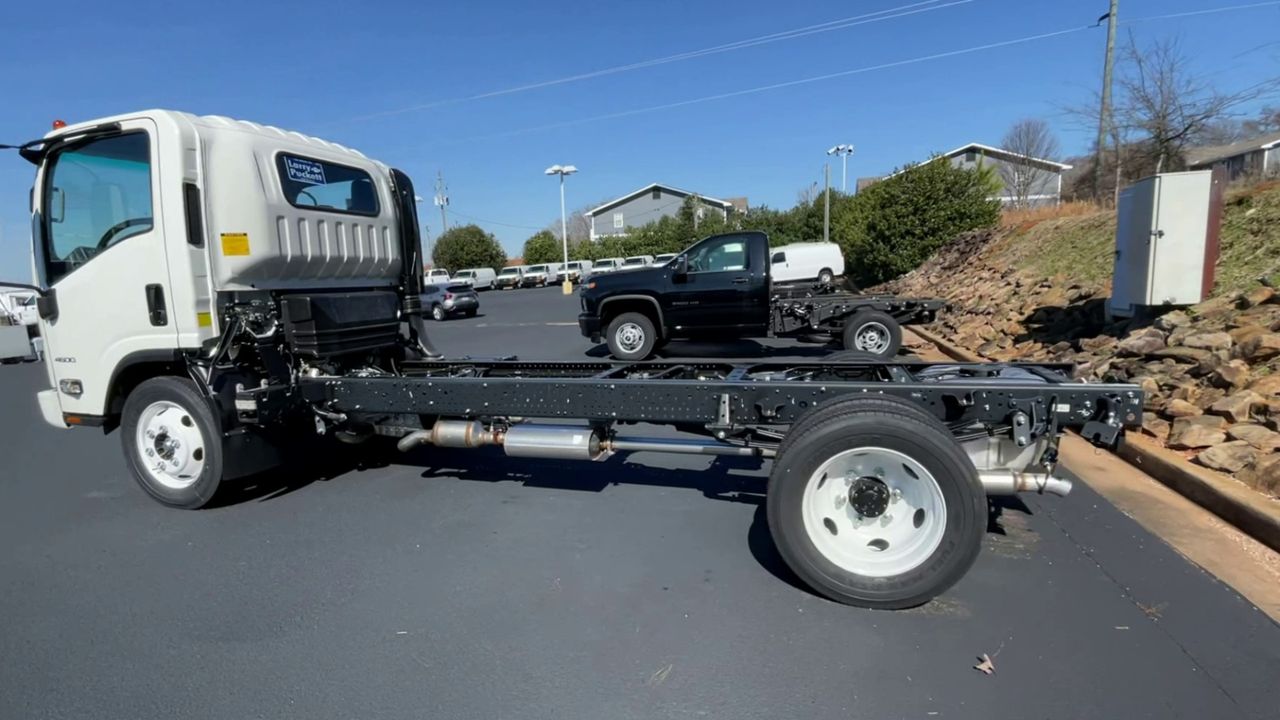 2024 Chevrolet Silverado 4500HD photo 26