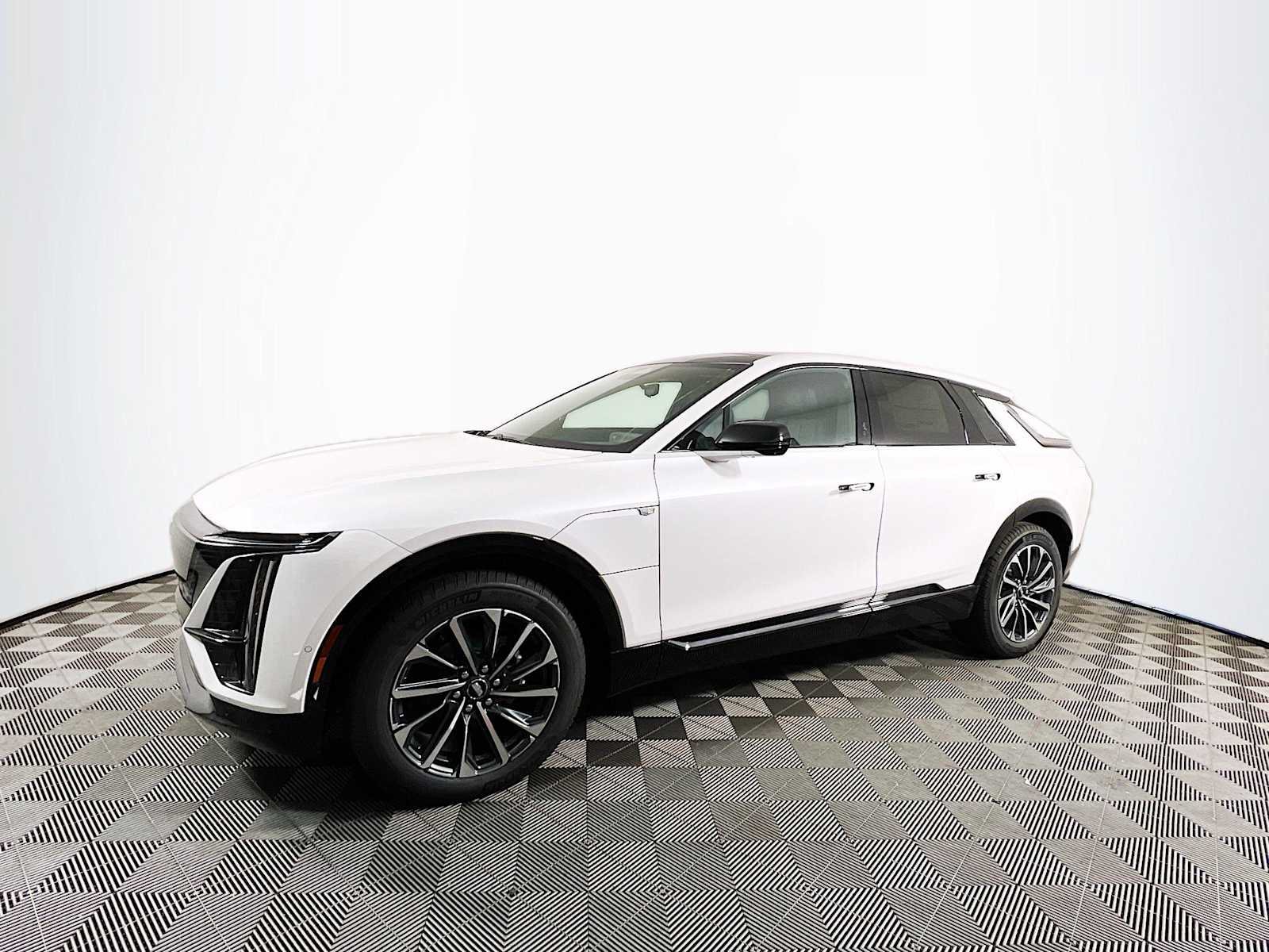 2025 Cadillac LYRIQ Sport 2's photo