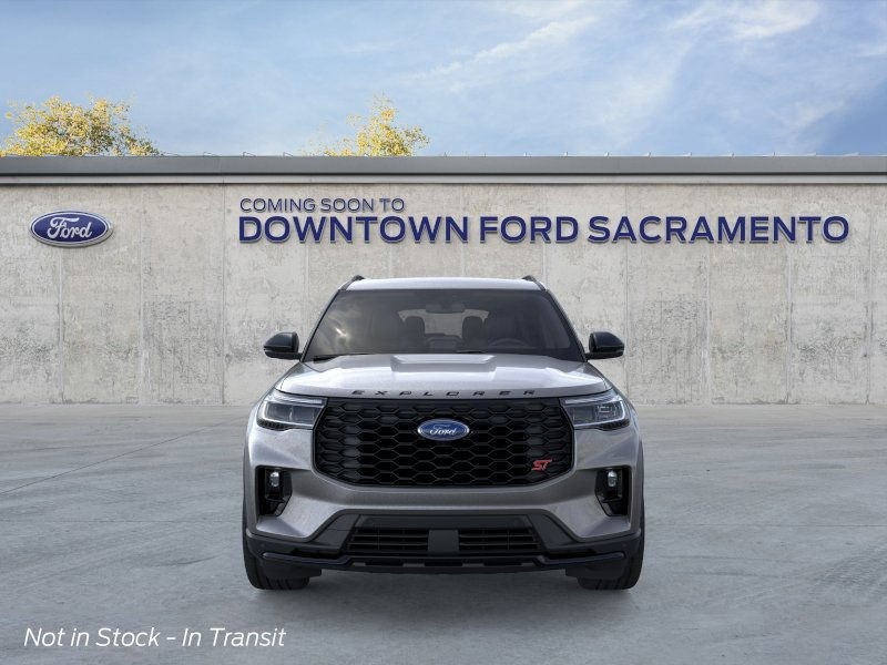 2025 Ford Explorer ST photo 5