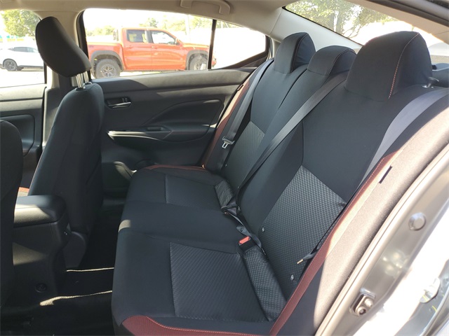 2025 Nissan Versa SR photo 5