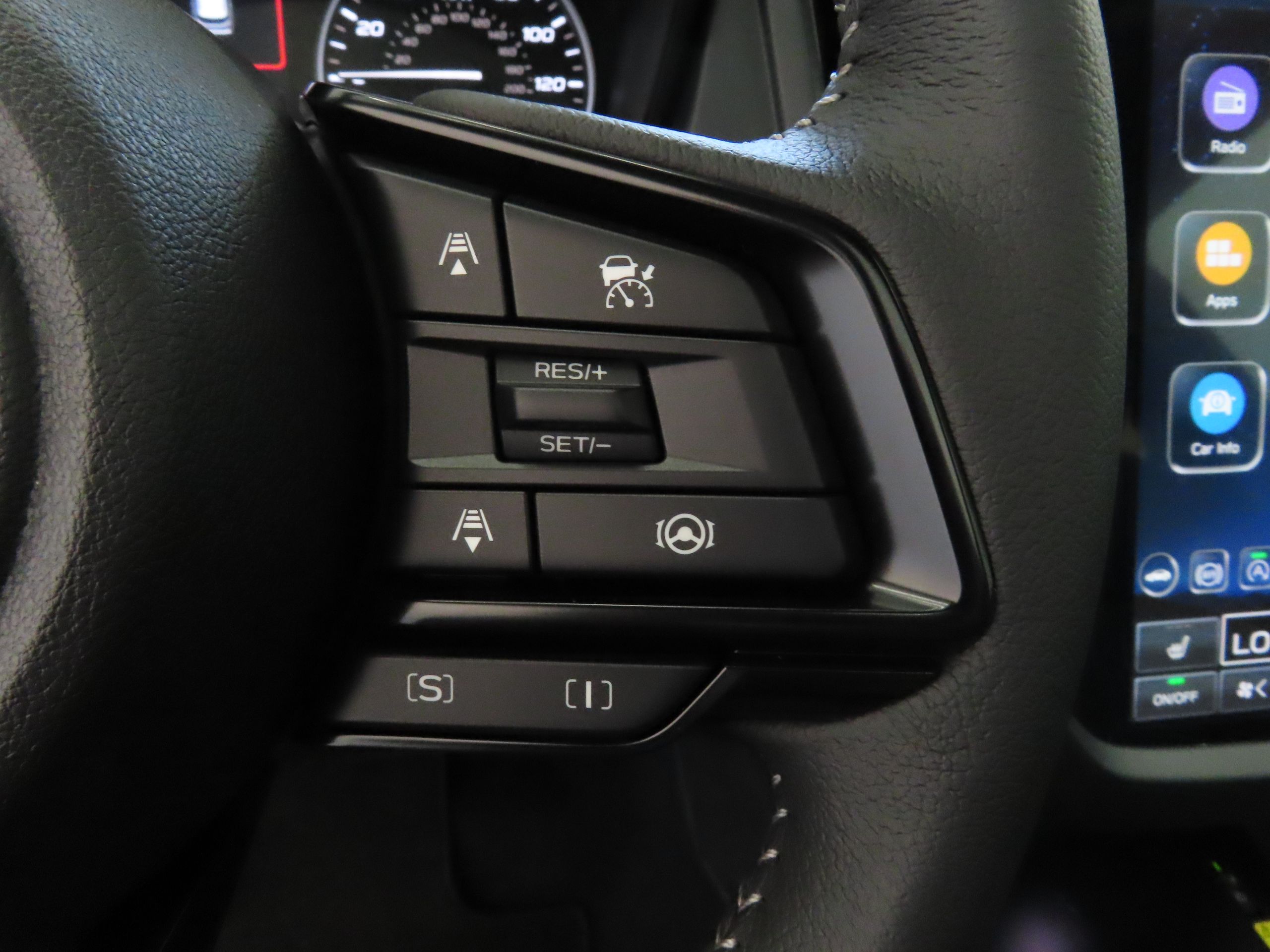2025 Subaru Forester Premium Base photo 13