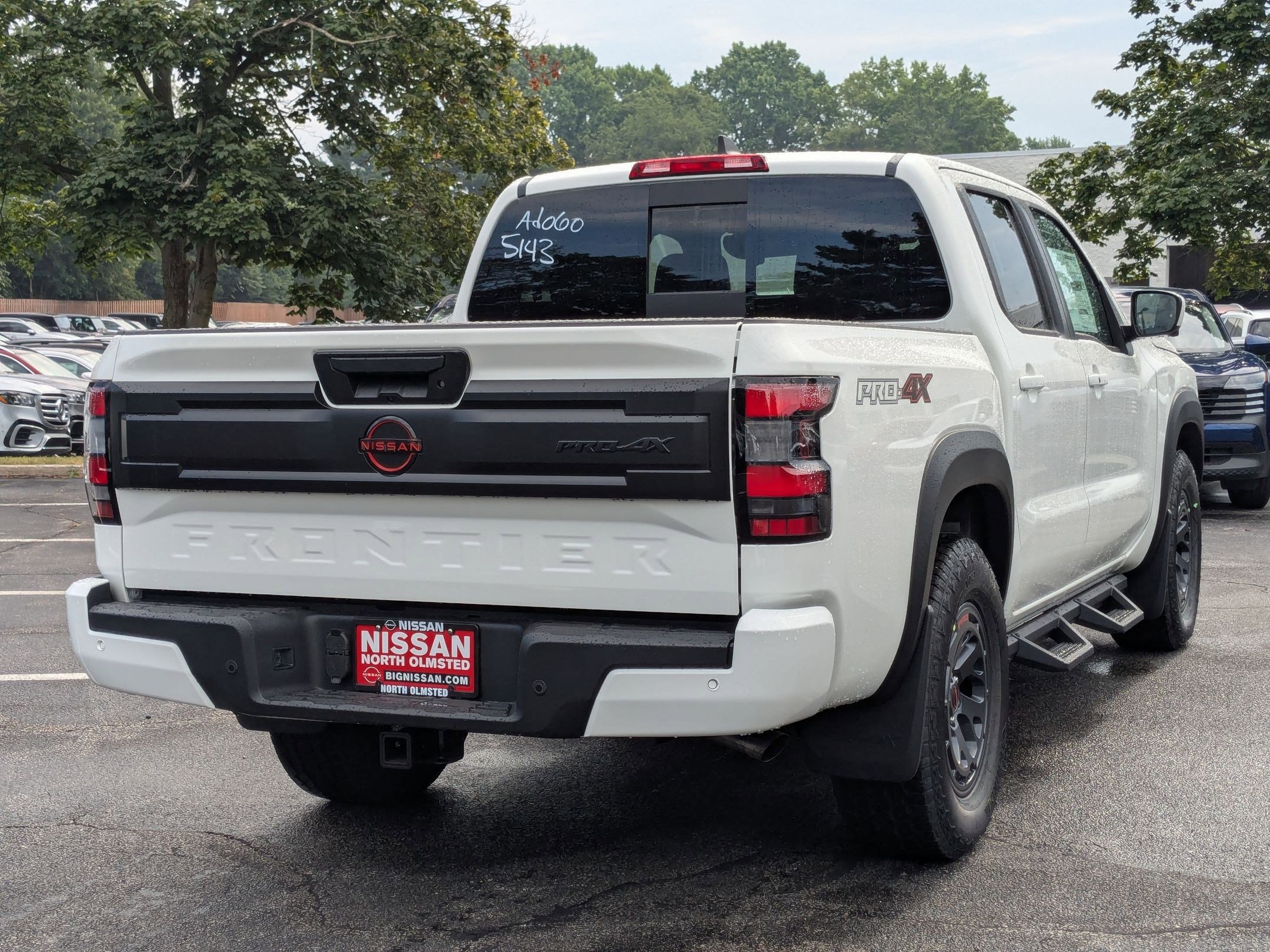 2025 Nissan Frontier PRO-4X photo 2