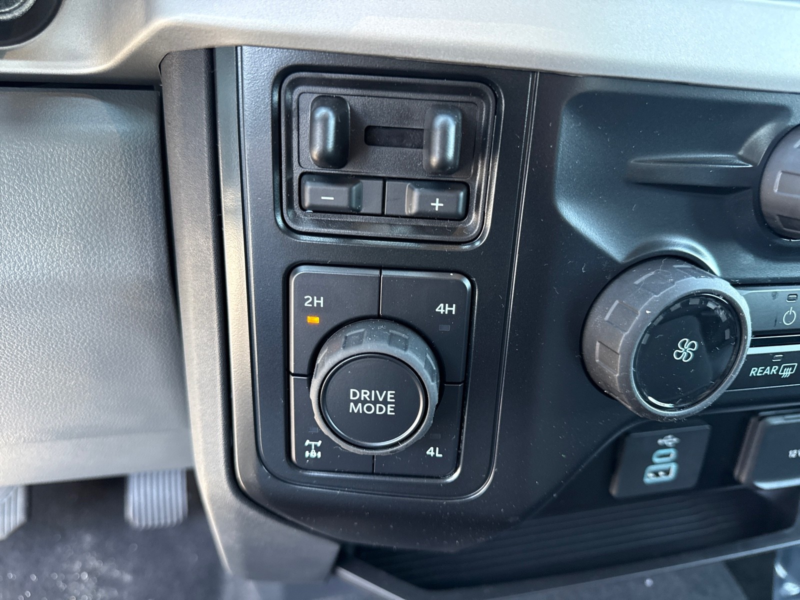 2026 Ford F-350 XLT photo 14