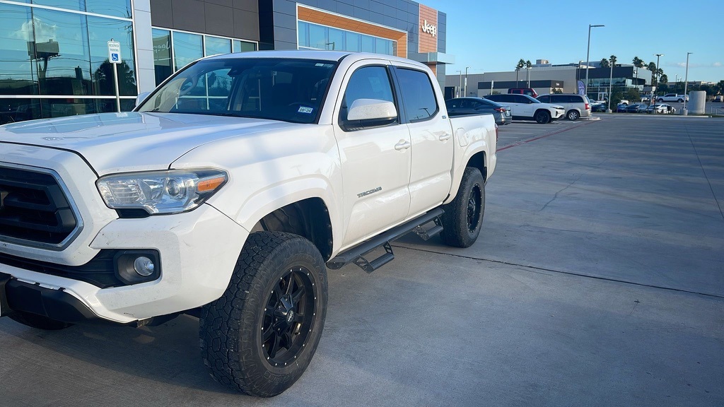 2020 Toyota Tacoma SR5 photo 3