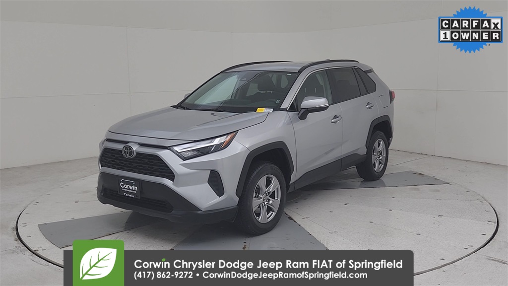 2024 Toyota RAV4 XLE photo 6