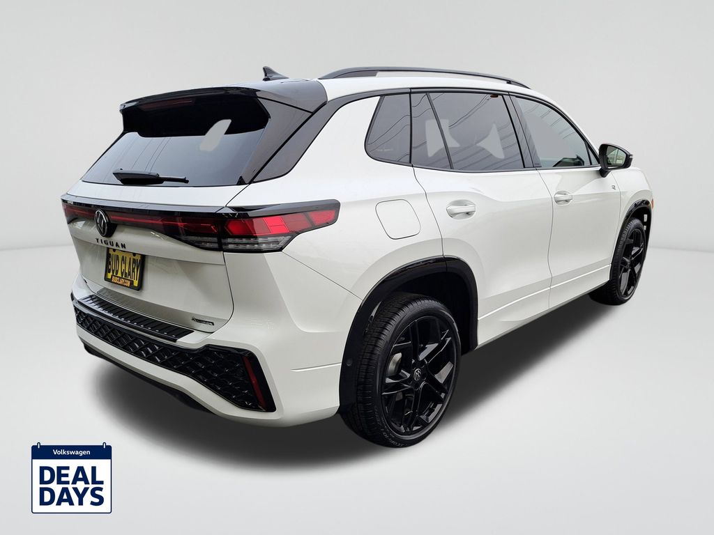 2025 Volkswagen Tiguan SE R-Line Black photo 2