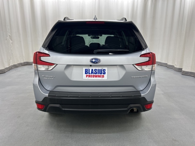 2021 Subaru Forester Premium photo 3