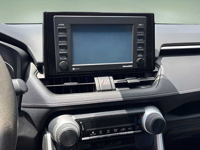 2022 Toyota RAV4 LE photo 14
