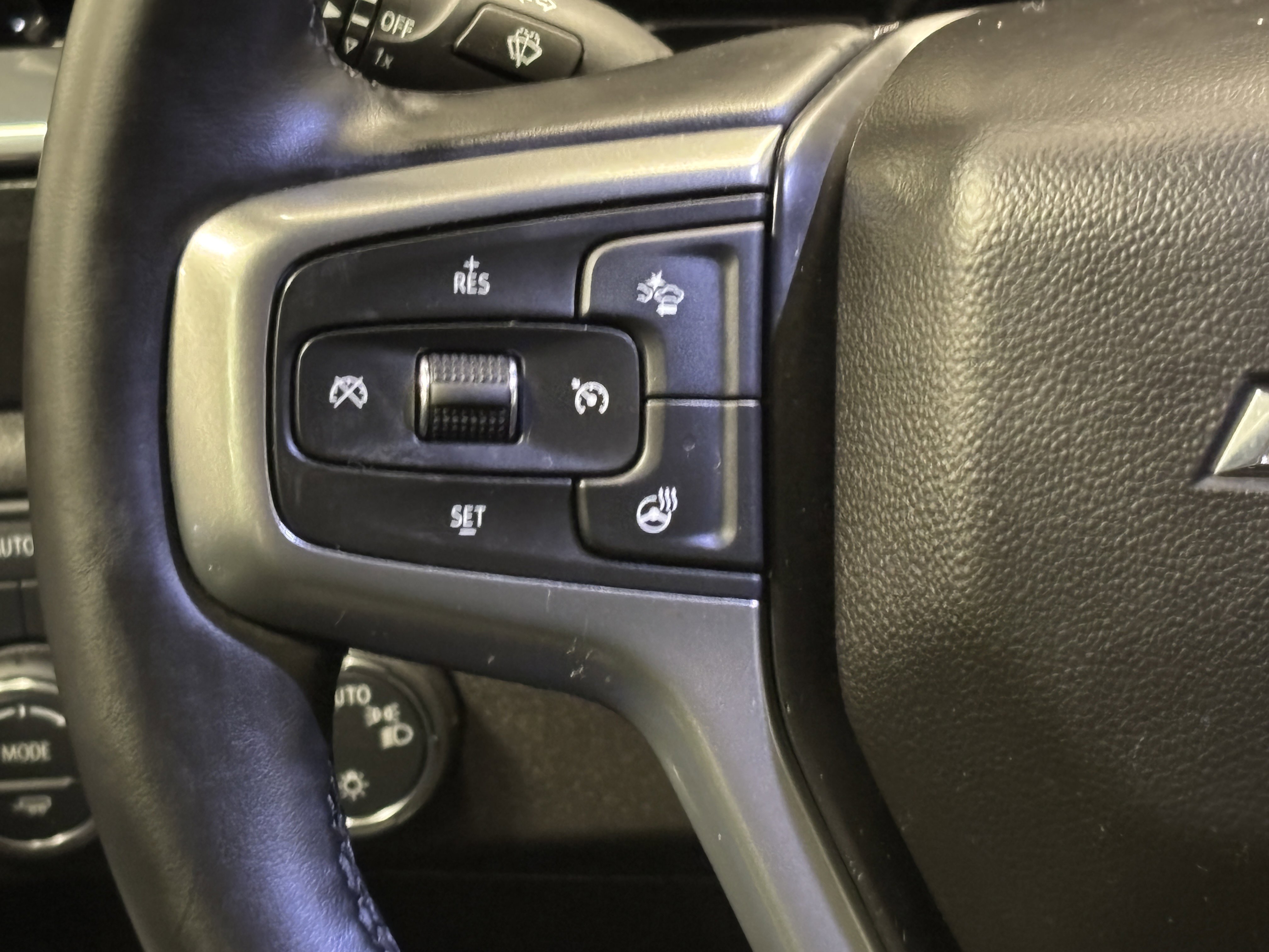 2025 Chevrolet Silverado 1500 LT photo 9
