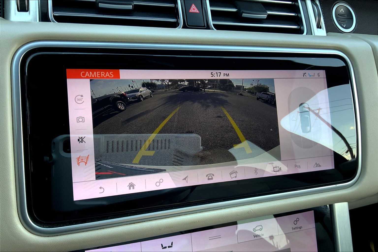 2019 Land Rover Range Rover HSE photo 23