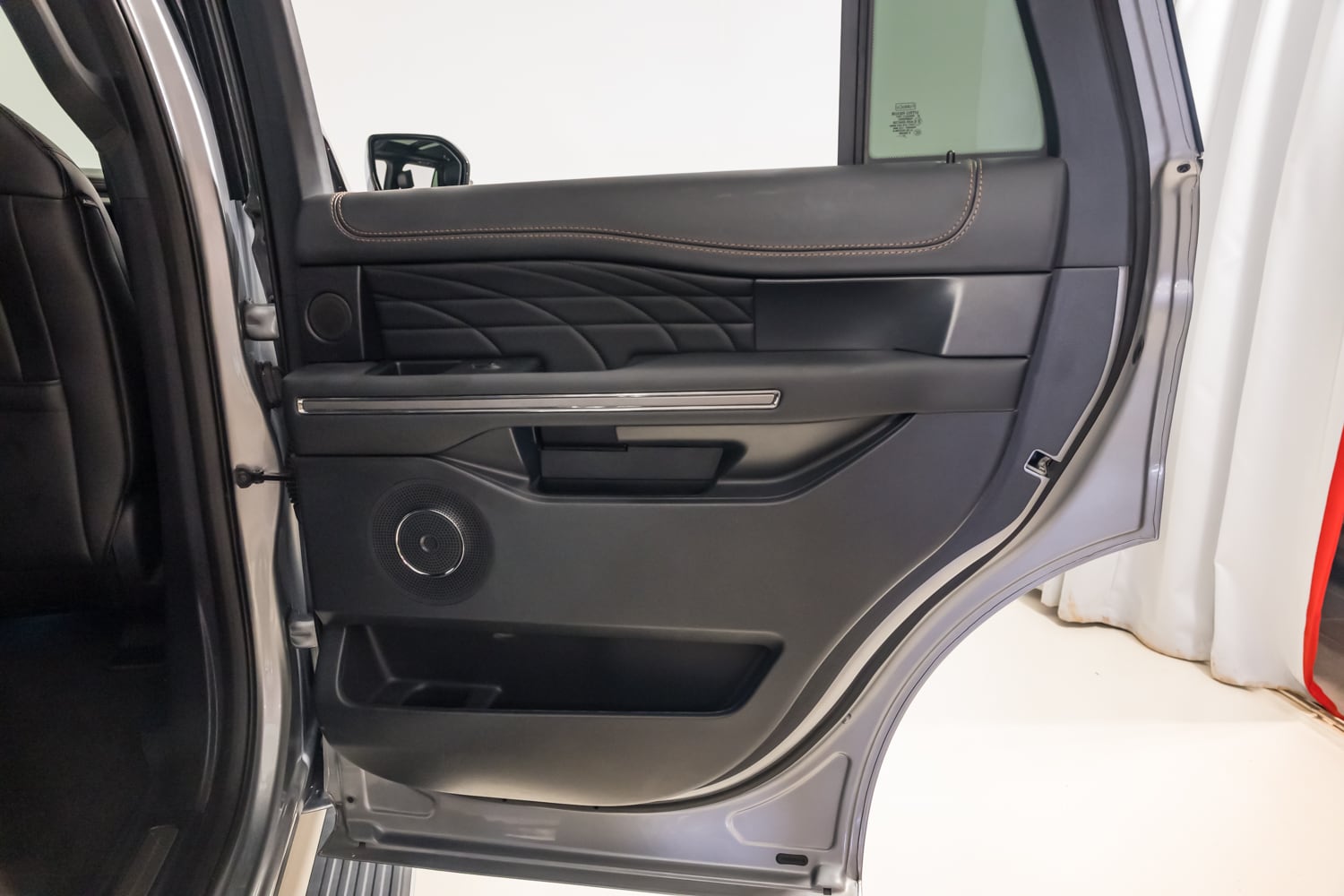 2024 Ford Expedition Platinum photo 28