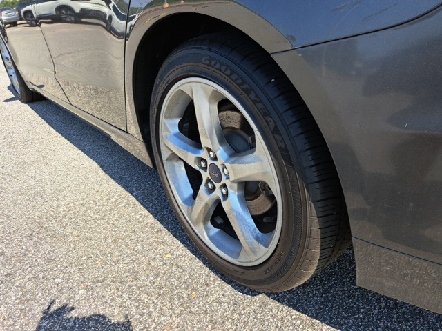 2016 Ford Fusion SE photo 13