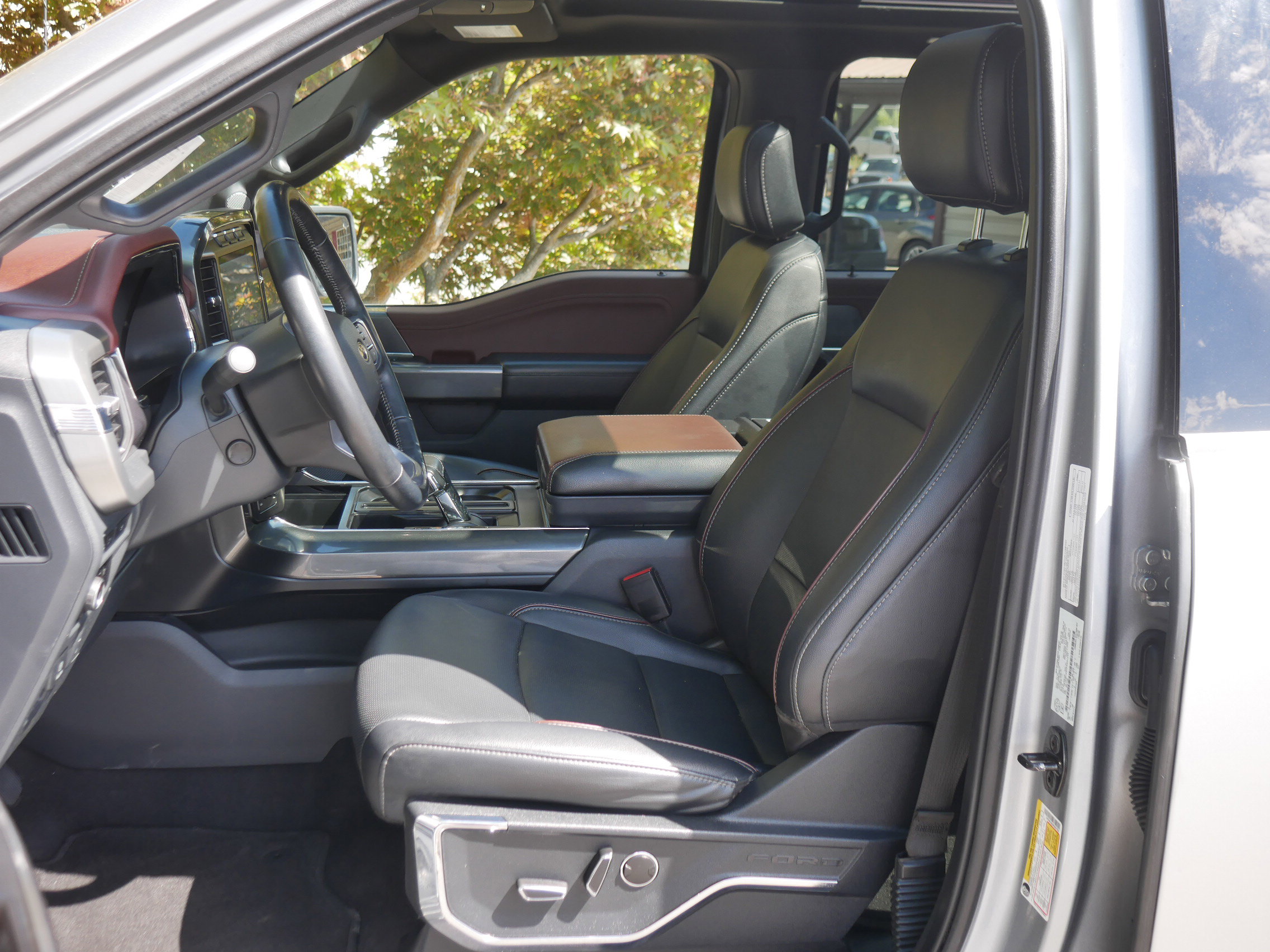 2023 Ford F-150 Lariat photo 3