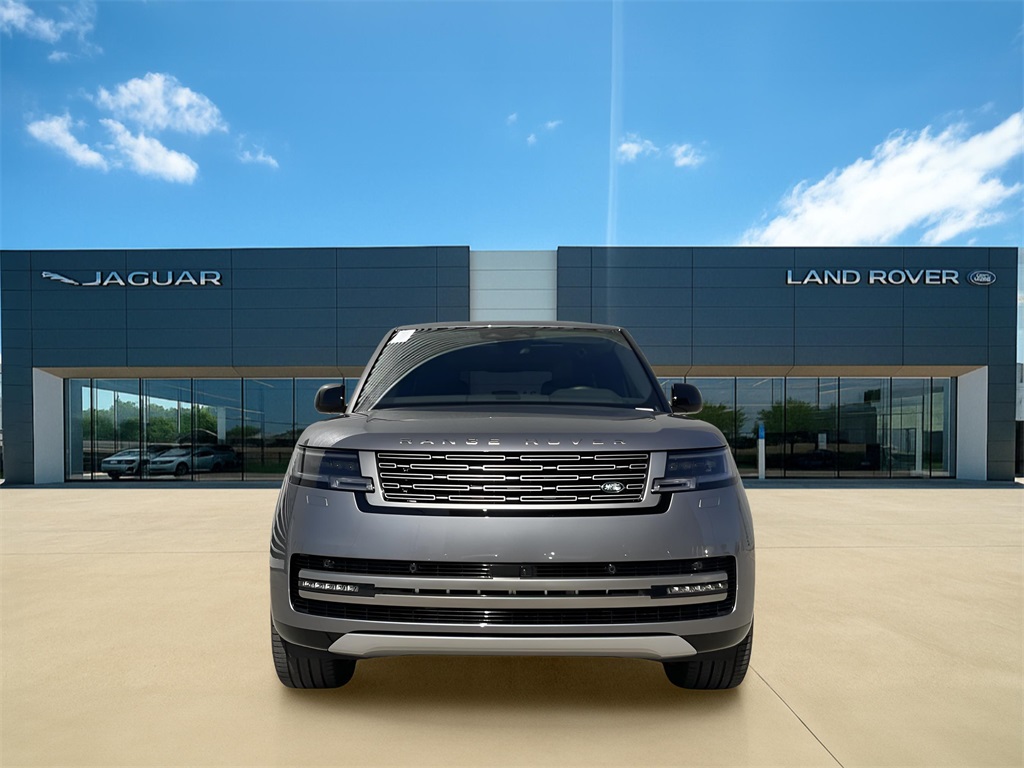 2025 Land Rover Range Rover SE photo 3