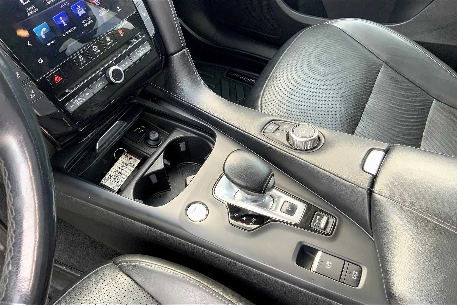 2019 Infiniti QX50 Essential photo 16