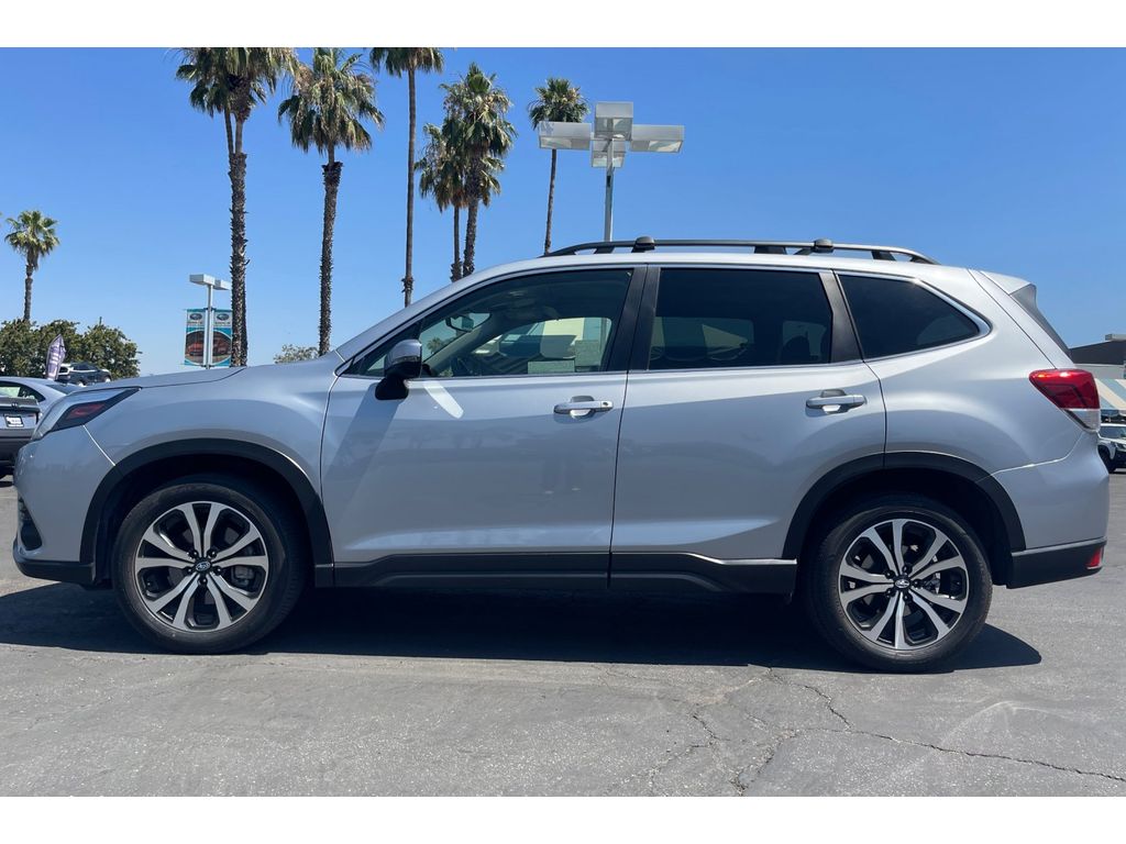 2022 Subaru Forester Limited photo 2