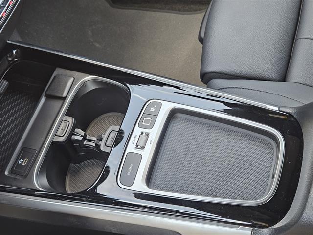 2025 Mercedes Benz GLB 250 photo 14