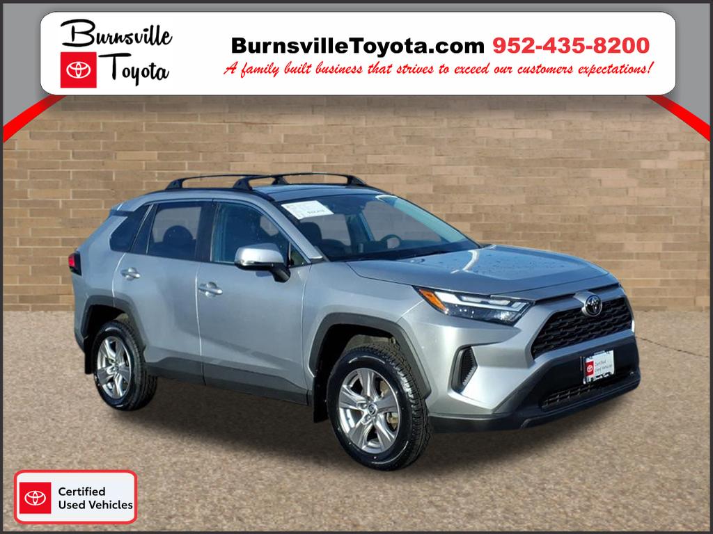 2022 Toyota RAV4 XLE's photo