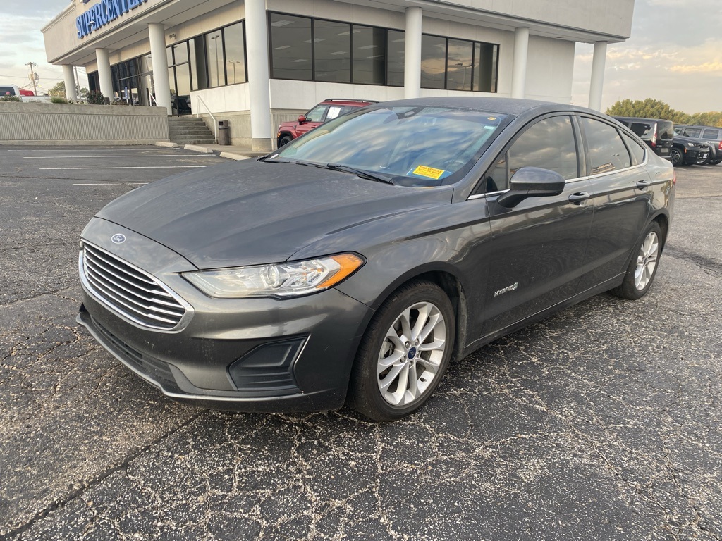 2019 Ford Fusion Hybrid SE photo 2