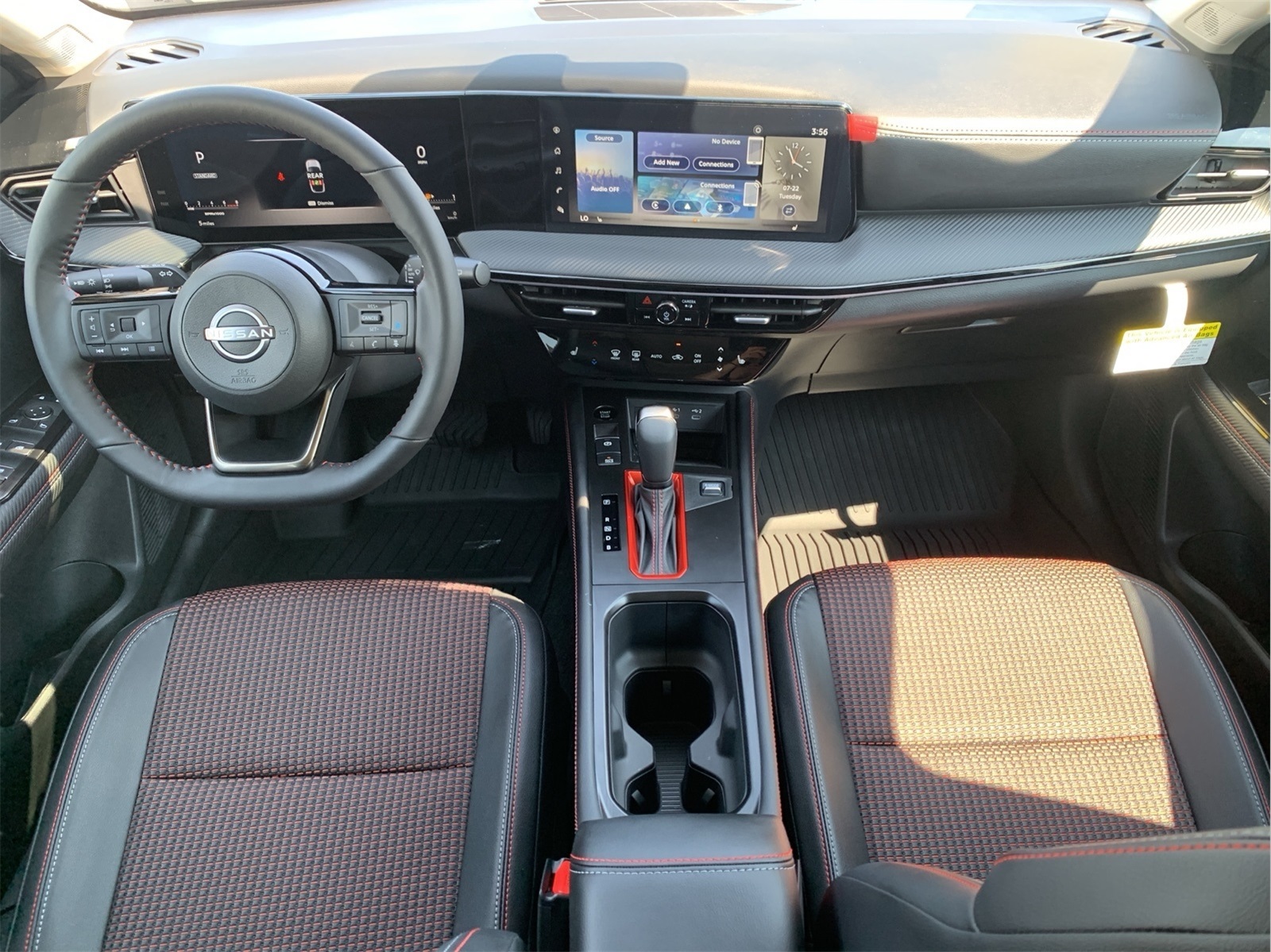2025 Nissan Kicks SR photo 26