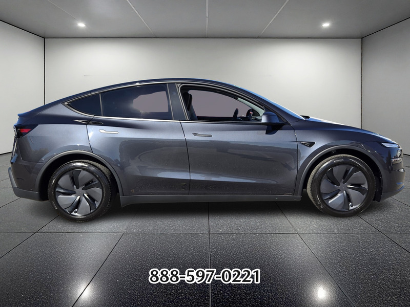 2026 Tesla Model Y Long Range photo 2