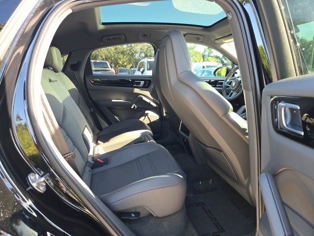 2022 Porsche Cayenne E-Hybrid Coupe Base photo 7