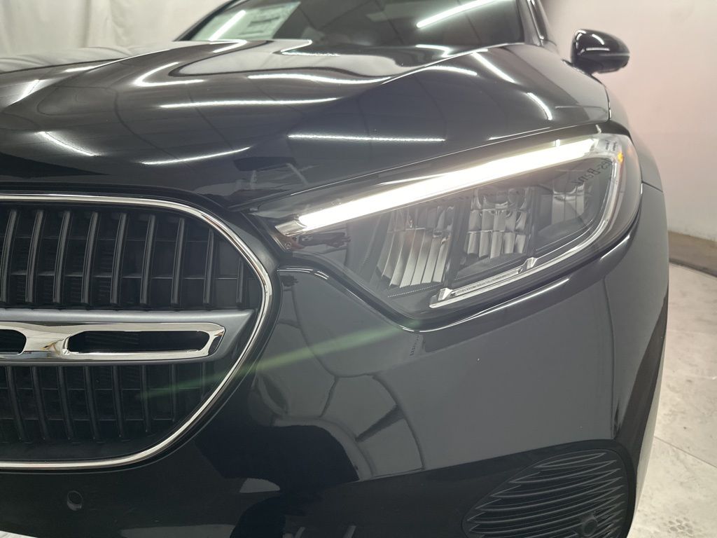 2026 Mercedes Benz GLC 300 photo 28