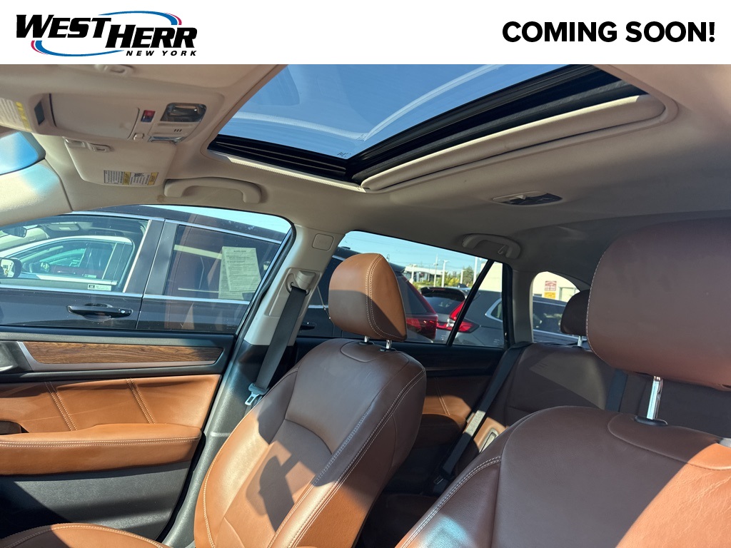 2018 Subaru Outback 3.6R Touring photo 9