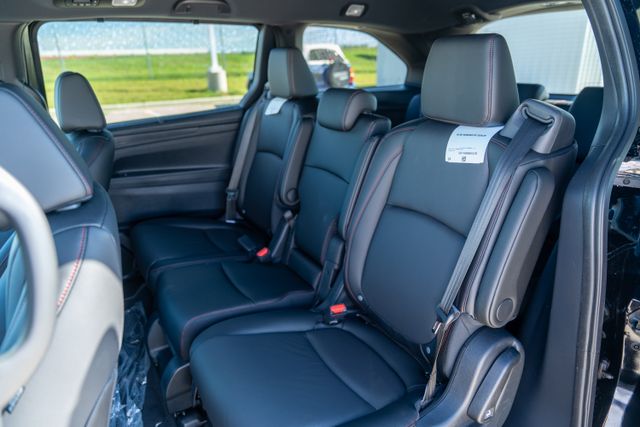 2026 Honda Odyssey photo 16