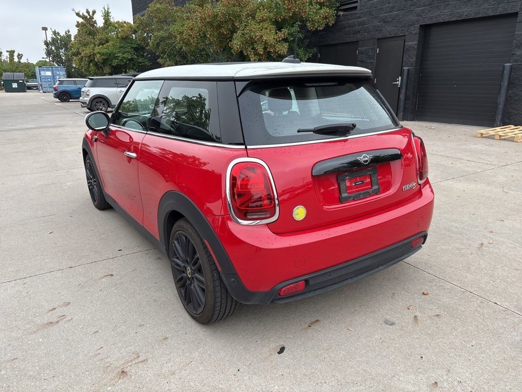 2024 Mini Cooper 2 Door Hardtop SE photo 3