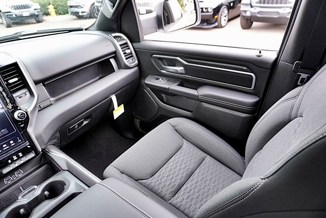 New 2026 Bright White Clear-Coat Exterior Paint RAM Big Horn/Lone Star image 29