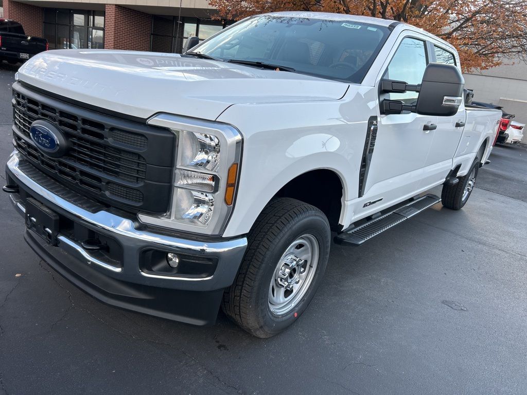 2026 Ford F-350 Super Duty XL's photo